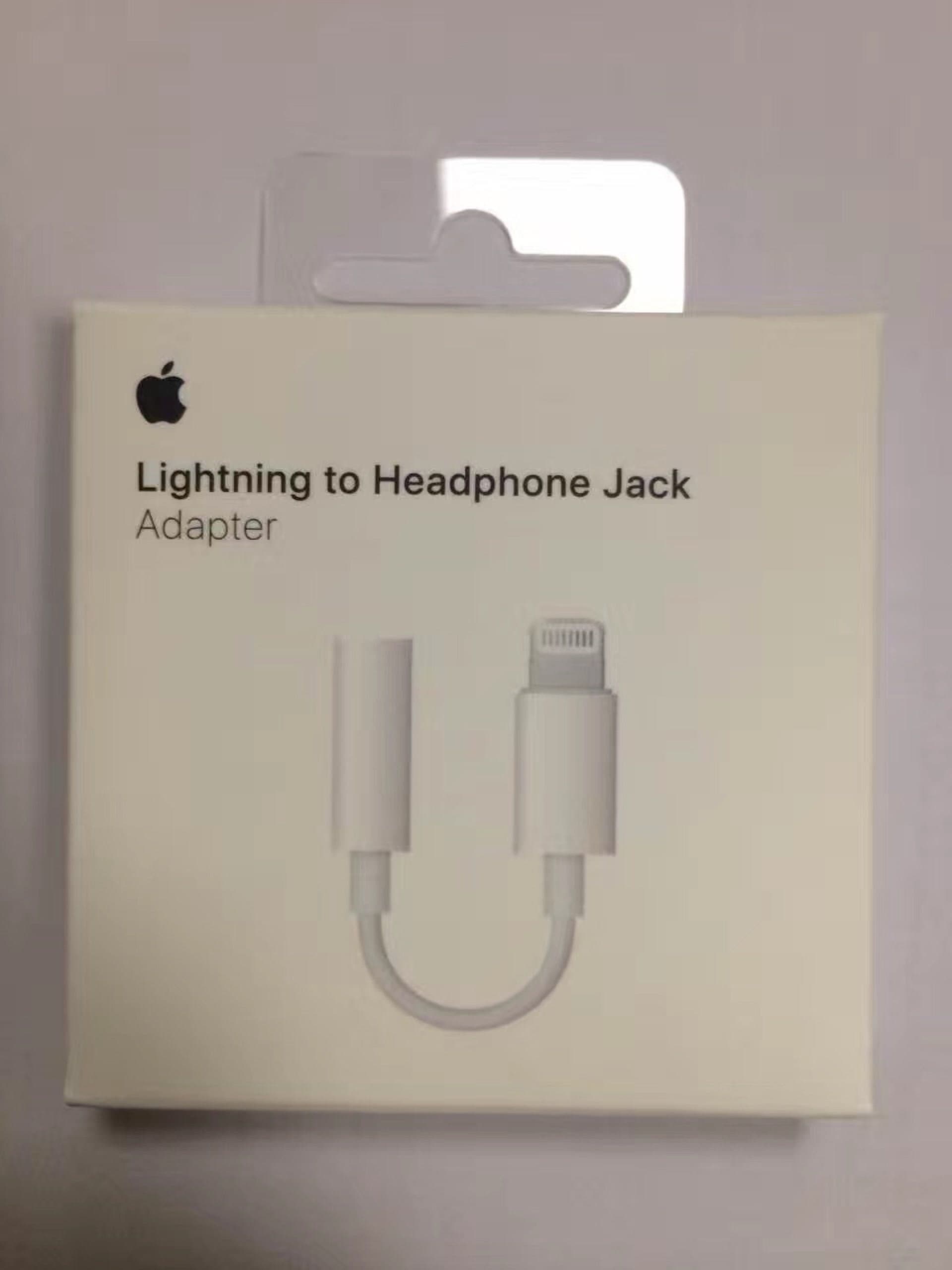 Apple iphone lighting to headphone jack adaptor A1749
